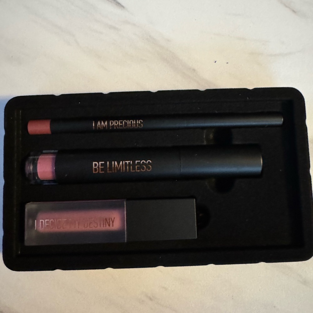 RealHer Lipstick and Lip Liner Set - Mauve Shades
